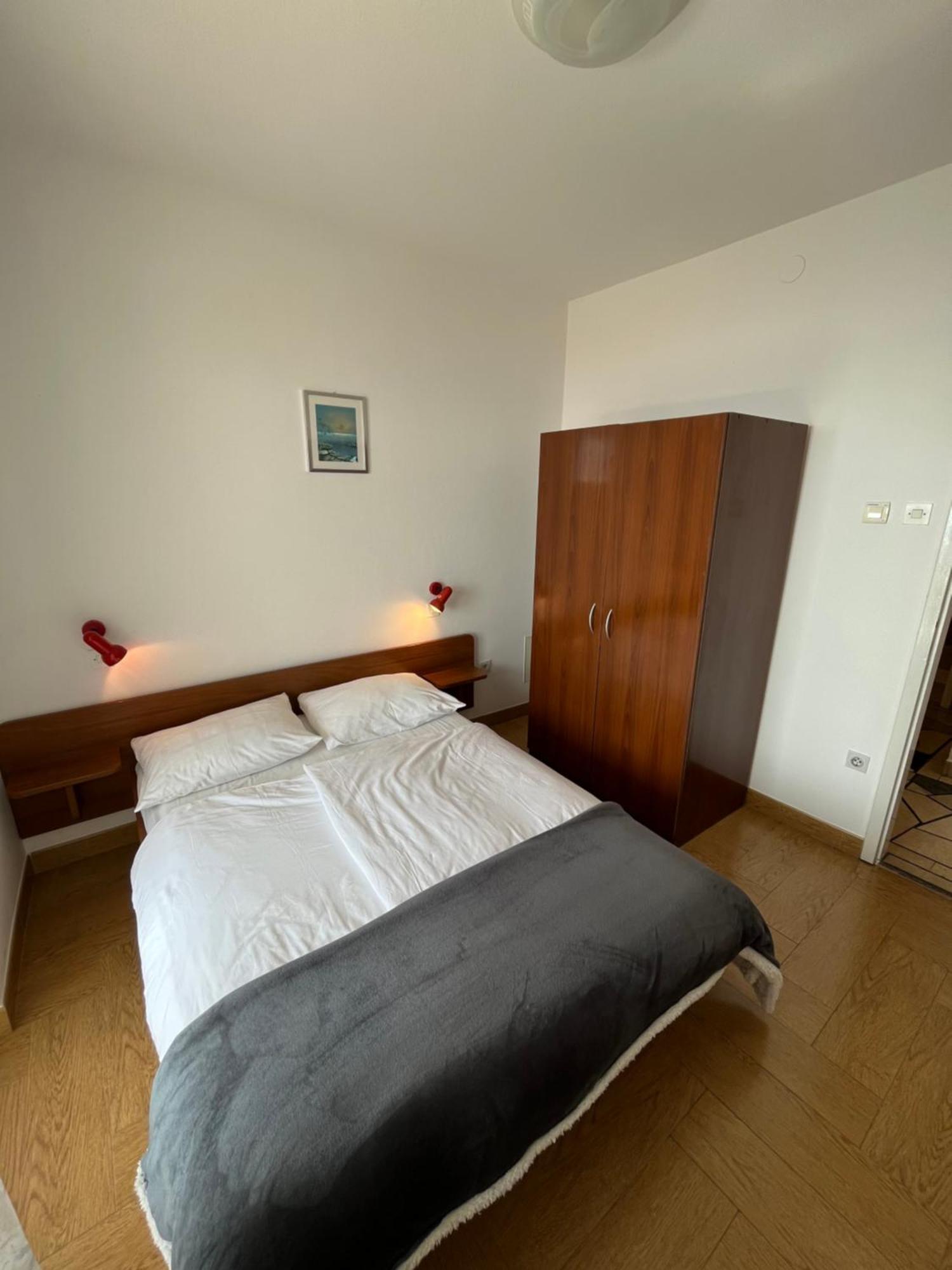 Horvat Apartment *