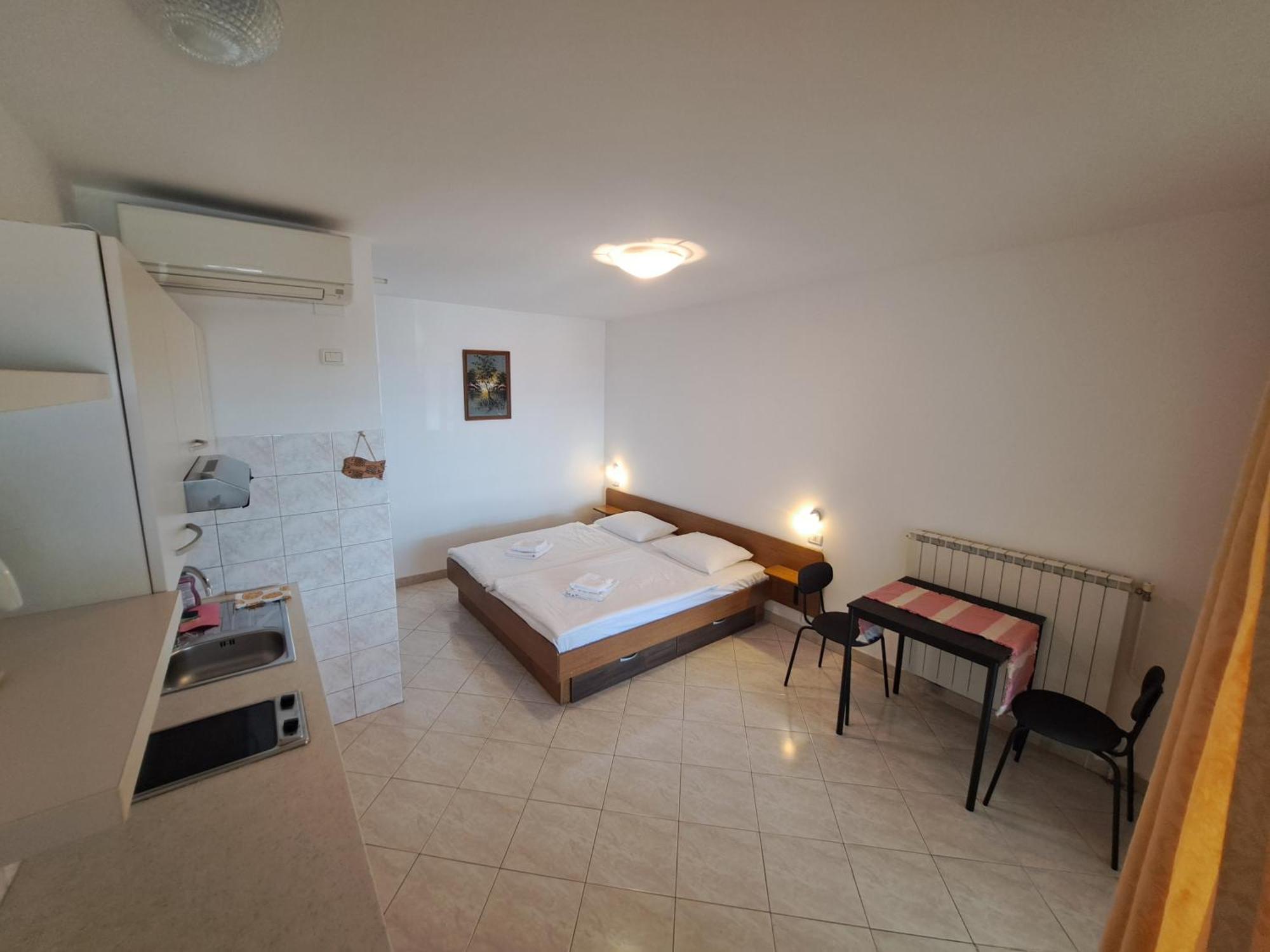 Horvat Apartment *