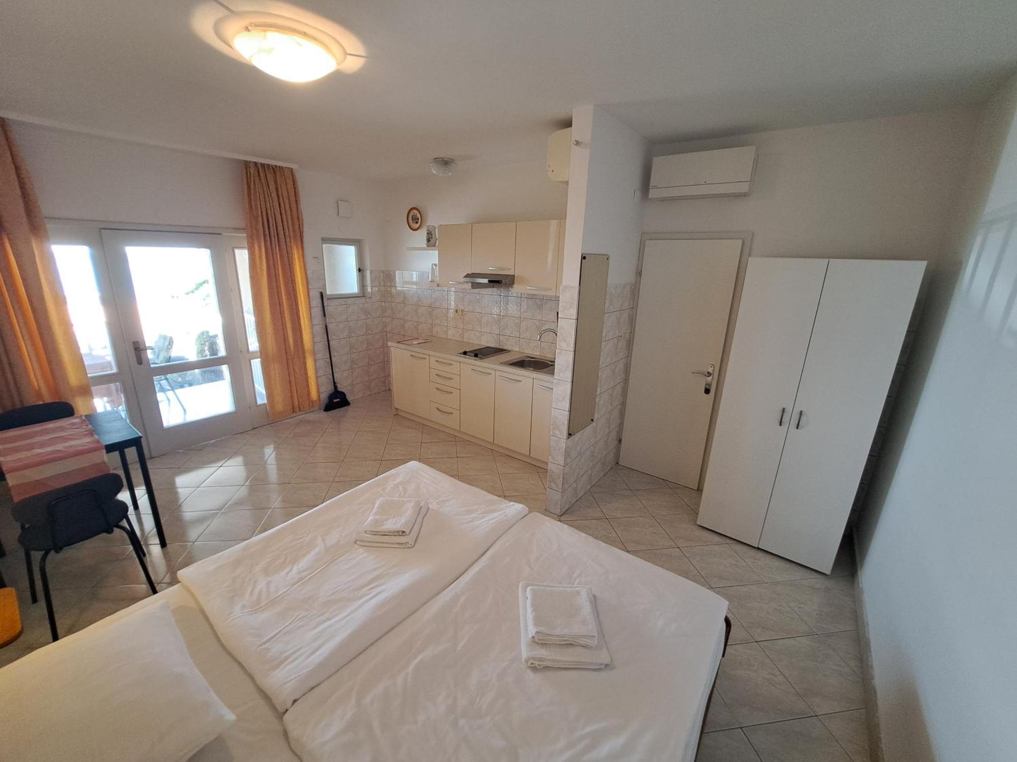 Horvat Apartment
